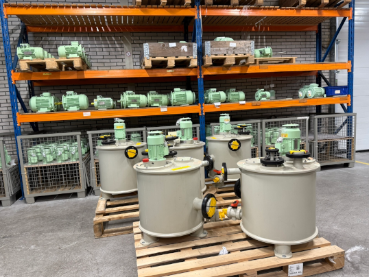 kunststof insteekpompen